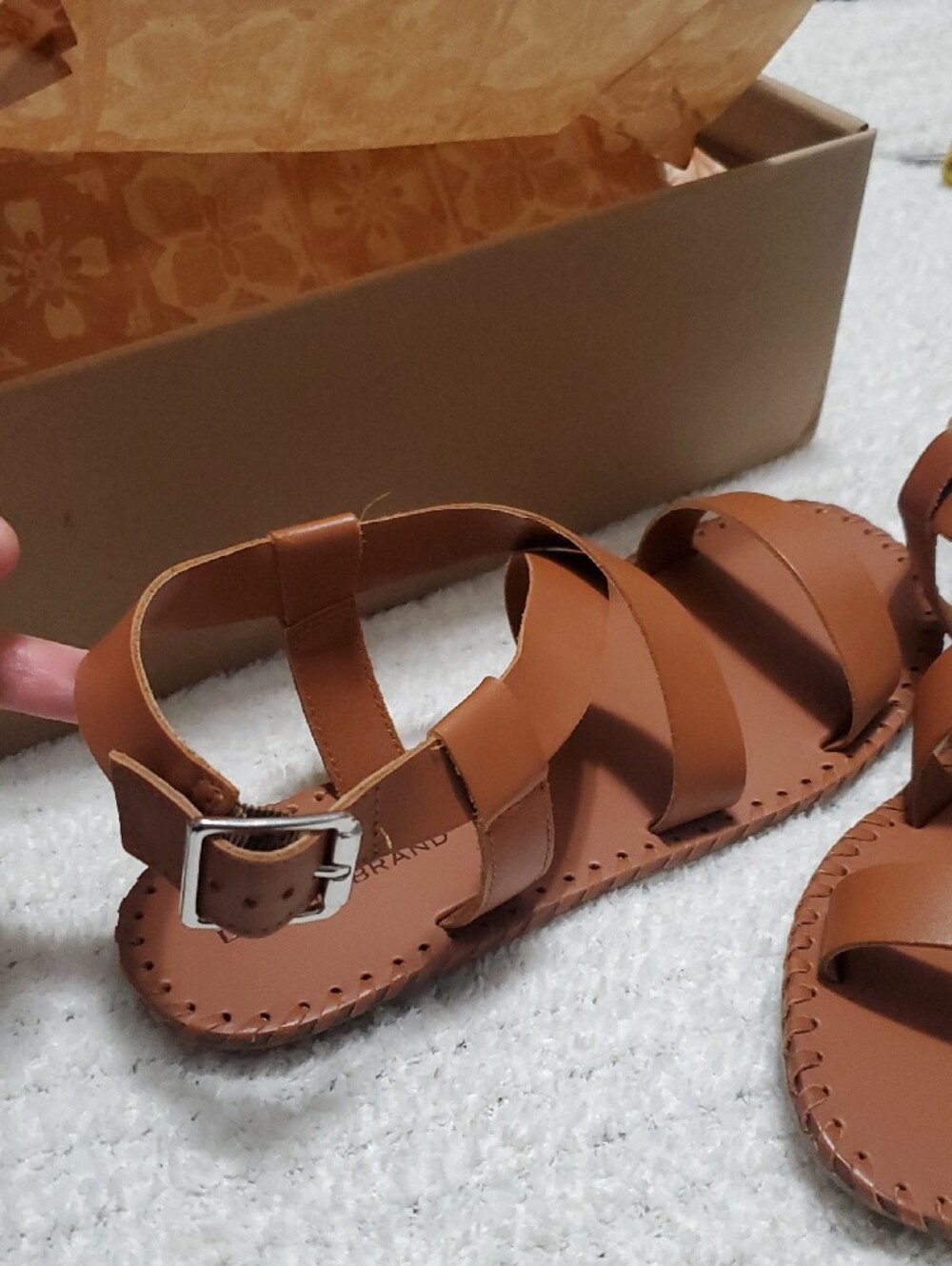 Leather Lucky Brand Zelek Brown Cross-Strap Sandals - Picture 4 of 13